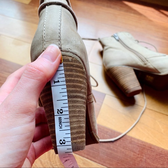 Aldo Grey Leather Lace-Up Heel Boots, size 7 - Picture 7 of 8